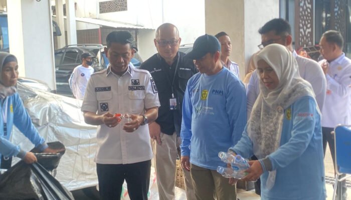 Ikuti Instruksi Wali Kota, Seluruh ASN Bagian Umum Setdakot Banjarmasin Rutin Setor Sampah Tiap Bulan