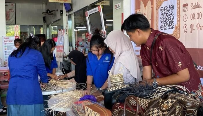 Kreativitas Bertemu Kearifan Lokal dalam “Ruang Kreasi Rotan” Trio Motor Kapuas