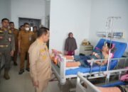 Bupati Tapin Pastikan Relawan Damkar Cedera Mendapat Penanganan dan Pemulihan
