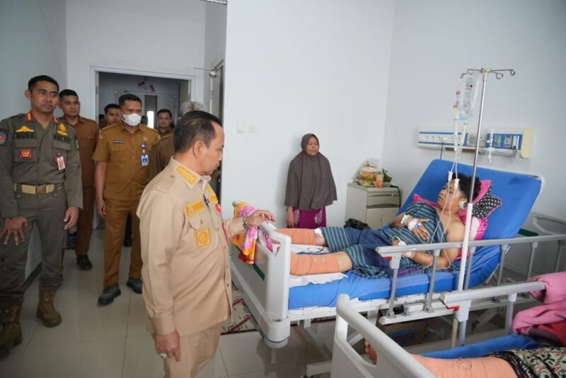 Bupati Tapin Pastikan Relawan Damkar Cedera Mendapat Penanganan dan Pemulihan 1 IMG 20260901 WA0028 e1788245044406