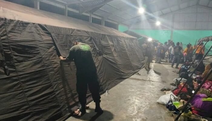 BNPB Sebut 615 Warga Desa Dievakuasi Hindari Paparan Erupsi Gunung Sinabung