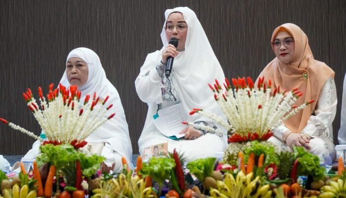 Unik! Peringatan Maulid di Balai Kota Dihiasi Sayur dan Buah, TP PKK Bagikan Bantuan untuk Kader