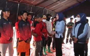 Ketua TP-PKK Kalteng Tinjau Langsung Posko Relawan Karhutla 4 IMG 20260903 WA0058 1