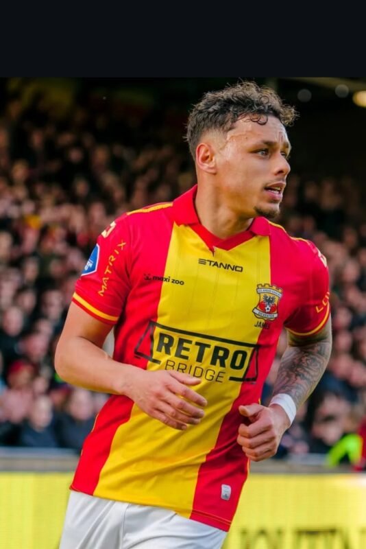 Aksi Protes Suporter Utrecht, Pertandingan Dihentikan di Menit 65, Go Ahead Dimotori Dean James Unggul 3-1 1 IMG 20260906 WA0003 e1788652213333