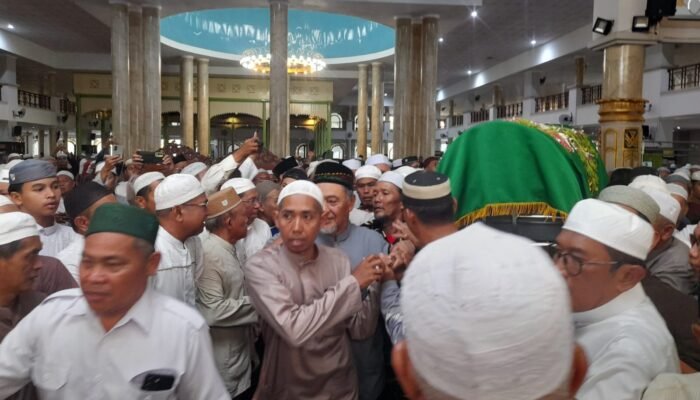 Ribuan Jemaah Padati Masjid Al-Karomah, Lepas Kepergian Rudy Ariffin 3 IMG 20260906 WA0050