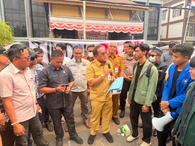 Dari Karhutla Hingga Soal BBM, Mahasiswa di HSU Sampaikan Aspirasi dalam Aksi Damai 1 IMG 20260908 WA0006 scaled e1788797993810