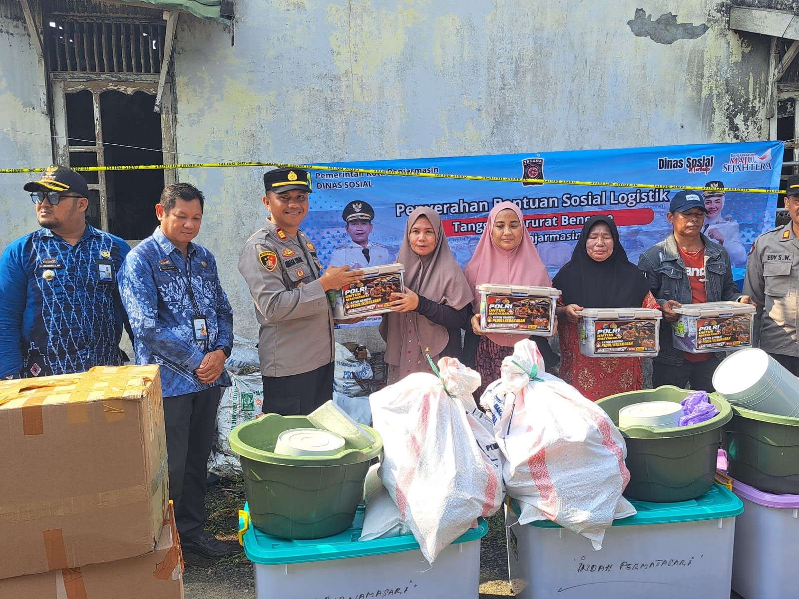 Peduli Korban Kebakaran, Kapolsek Banjarmasin Tengah Salurkan Bantuan Sembako 1 IMG 20260910 WA0015