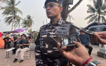 TNI AL Temukan Life Jacket pada Pencarian Jurnalis yang Hilang 4 IMG 20260910 WA0059